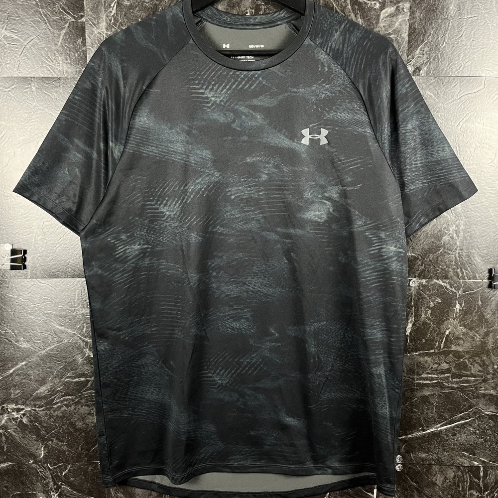 Under Armour Men's Black Camo Shirt Medium